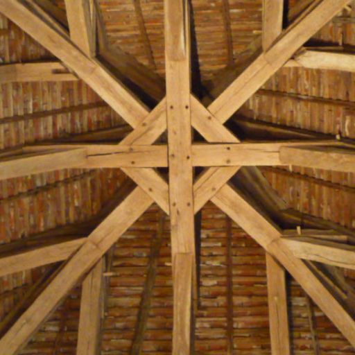 plafond avec poutres en bois