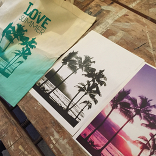 photos avec des palmiers et une plage imprimées en sérigraphie